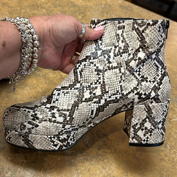 Anthropologie/Farylrobin Platform Snake Boots - Picture 7 of 11